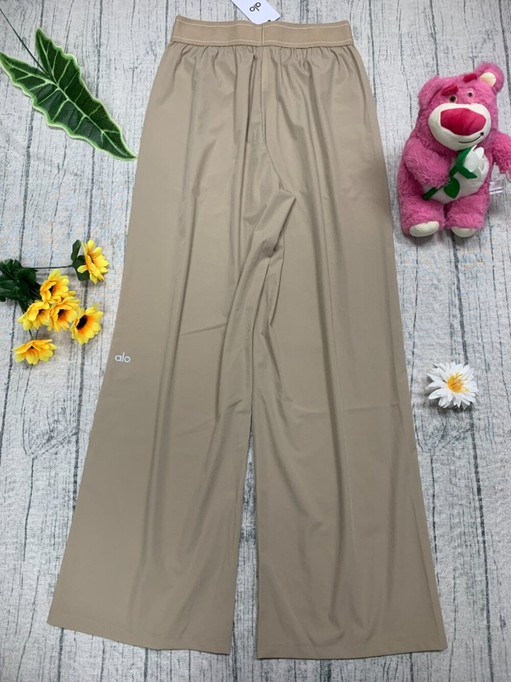 New ALO Yoga Women's Gravel Suit Up Pants👜Relaxed Fit 30" Inseam - Picture 6 of 10